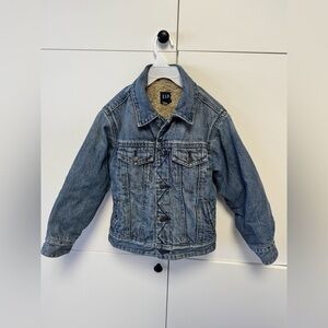 GAP Kids Sherpa Lined Blue Denim Jacket. Size S (6-7).